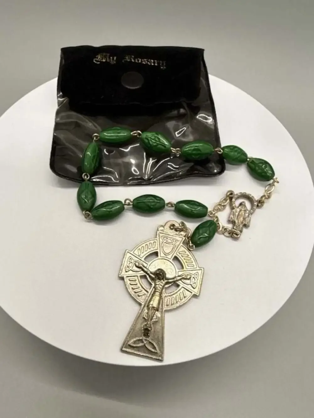Vtg St. Patrick Irish Celtic Rosary Green Shamrock Beads & Original Velvet Pouch